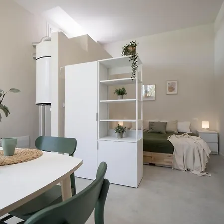 Apartment Tre Monolocali Per 9 Persone Abete 3persone, Noce 4persone, Rovere 2persone *